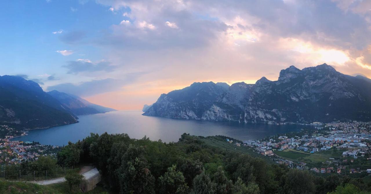 Club Nautico - Phoenix Studio Lake View Riva del Garda Exteriör bild