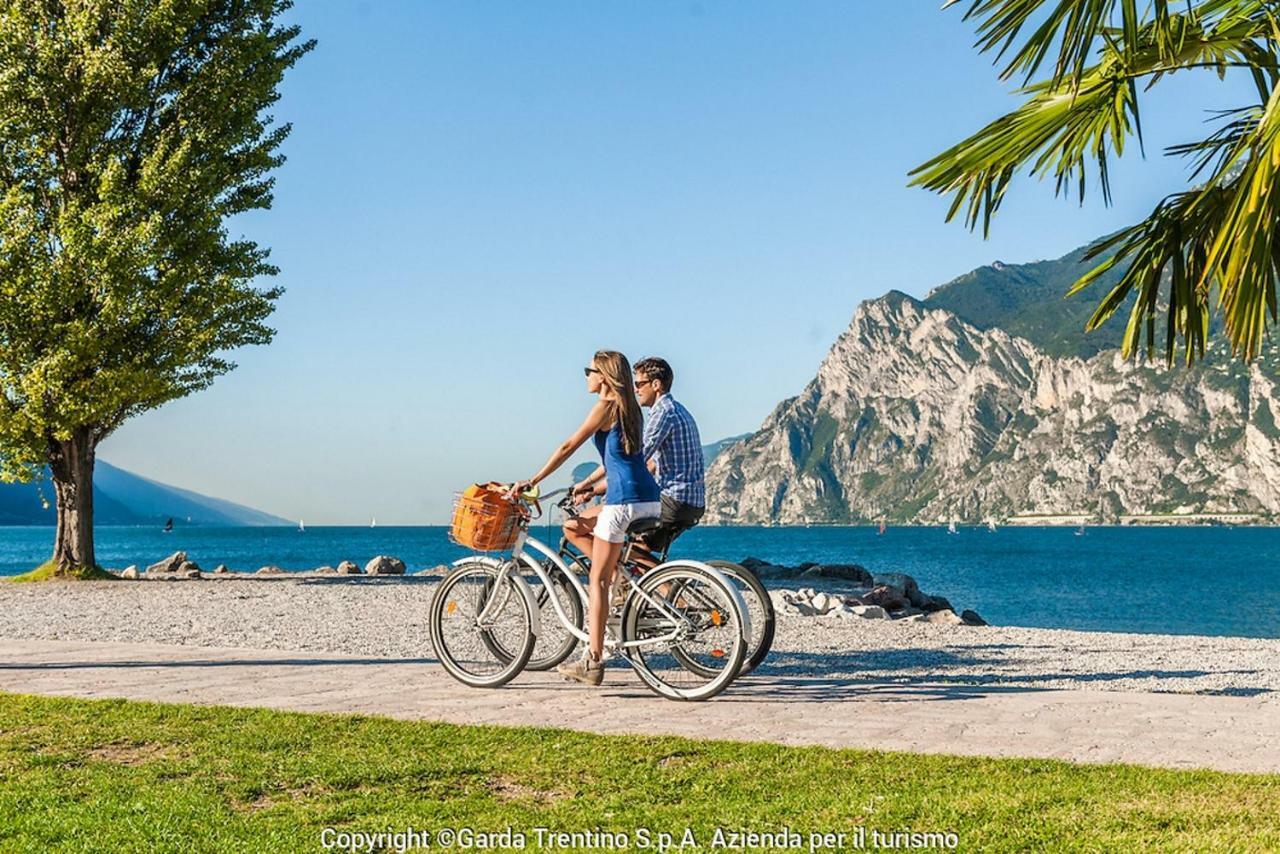Club Nautico - Phoenix Studio Lake View Riva del Garda Exteriör bild